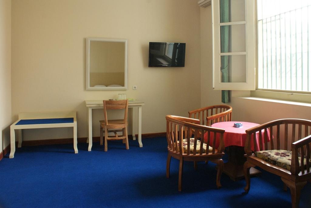 Hotel Trio スラカルタ 部屋 写真